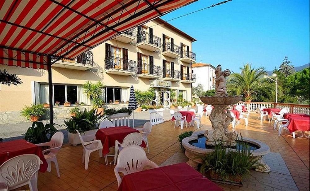 Albergo Ristorante San Matteo San Bartolomeo Al Mare Kültér fotó